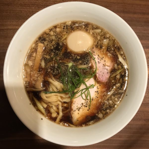 「ブラック味玉 ¥930円」@らぁめん鴇の写真