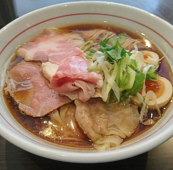 「特選ラーメン 黒」@八咫烏の写真