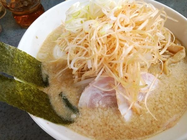 「ハッスル味噌ネギラーメン＋味玉（半熟）」@ハッスルラーメンホンマ 亀戸本店の写真