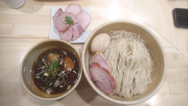 「鰹出汁特製大盛特製醤油つけ麺(肉増し)」@迂直の写真
