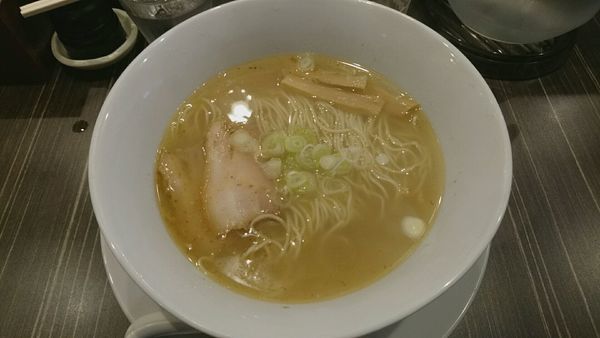 「しおらーめん_750円」@なるとや 大須店の写真