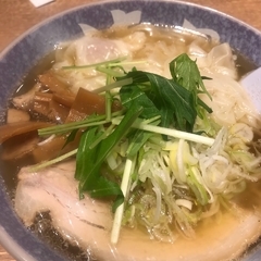 ワンタンメンの満月 福岡空港店の画像