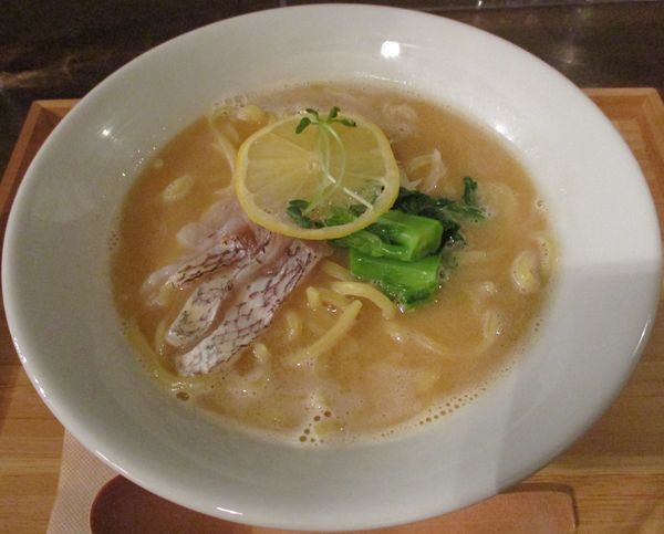 「真鯛らぁめん　950円」@真鯛らぁめん まちかどの写真