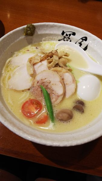 「特製純白湯らぁめん」@らぁめん冠尾 恵比寿西店の写真