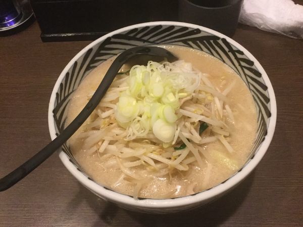 「盛岡城(￥780・白みそラーメン)」@柳家 フェザン店の写真