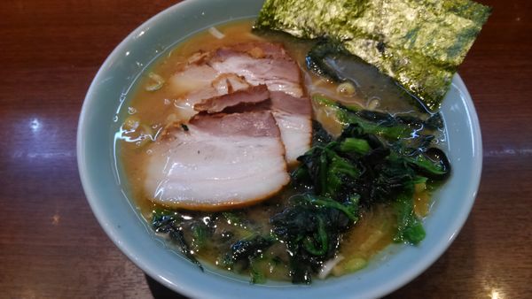 「中盛チャーシュー麺、ほうれん草」@金八家の写真