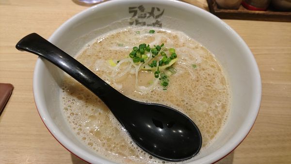 「魚介とんこつ、替え玉」@ラーメン海鳴 名古屋驛麺通り店の写真