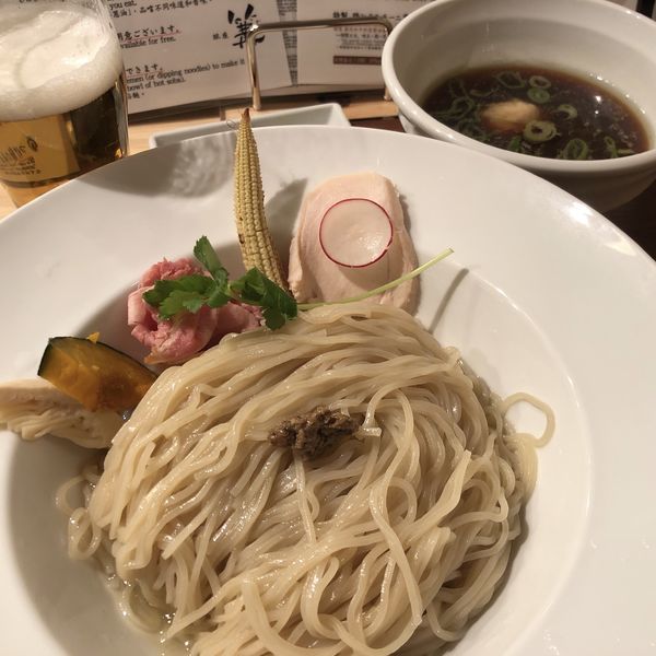 「鶏とボルチーニ茸の醤油つけSOBA （大）＋グラスビール」@銀座 篝 本店の写真