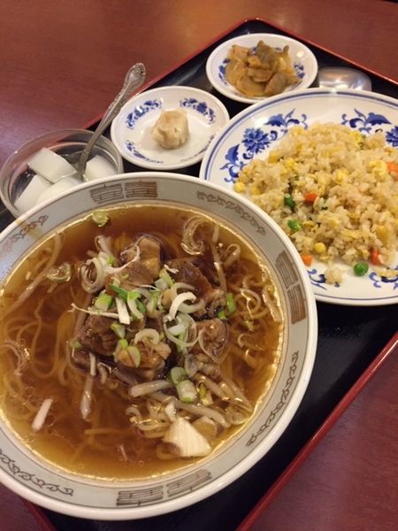 「牛バラ湯麺セット 750円（税込み810円）」@珍膳美の写真