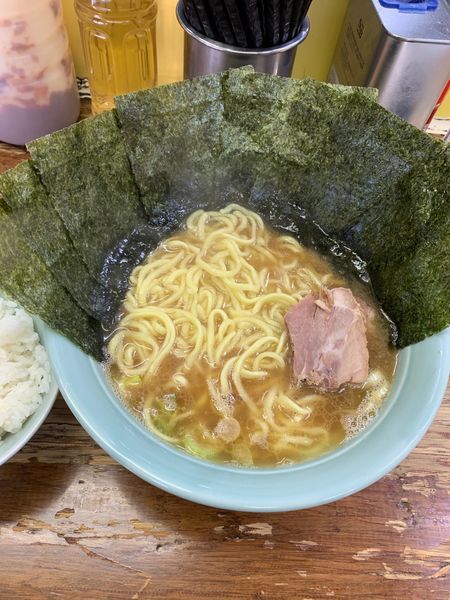 「ラーメン(中盛)のり増し、固め、半ライス」@まこと家の写真
