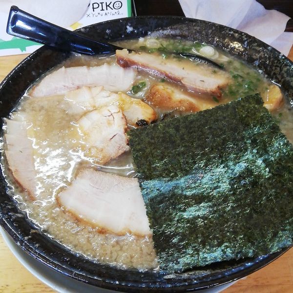 「塩とんこつラーメン+チャーシュー」@パワー軒の写真