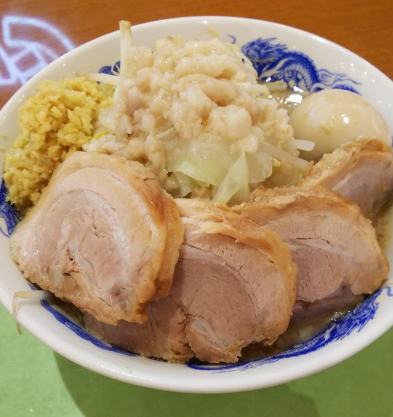 「豚玉ラーメン＋豚増し」@ジャンクガレッジ イオンレイクタウンmori店の写真