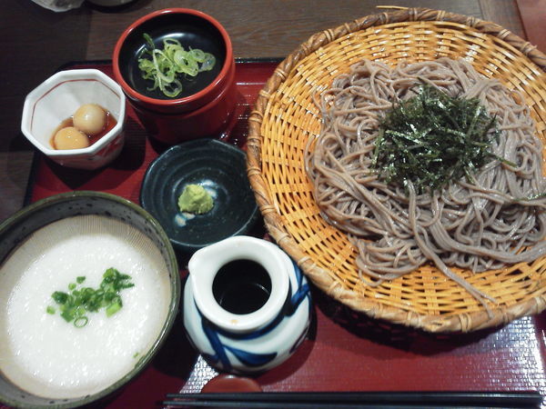 「ざるとろろそば大盛 ９２０円」@信州そば処 そじ坊 那覇空港店の写真