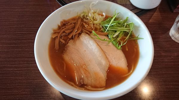 「濃厚中華そば 750円」@拉麺 芳の写真