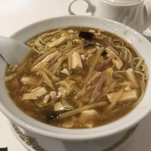「酸辣湯麺（￥1,200）※」@京華飯店の写真