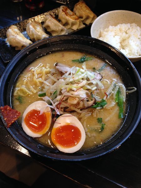 「みそらーめん850円 ギョーザ350円」@麺や 笑 ～Sho～の写真