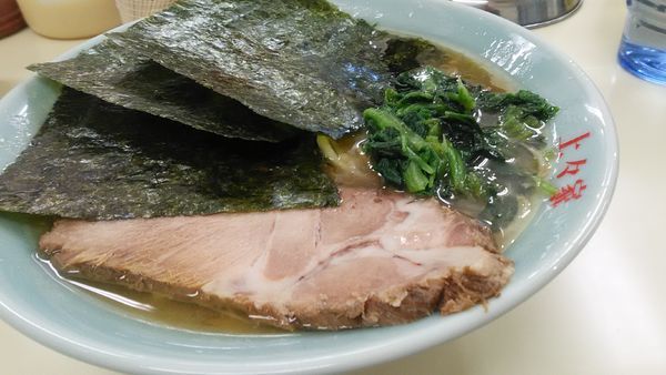 「ラーメン　+　ほうれん草」@横浜家系ラーメン 上々家 環八矢口店の写真