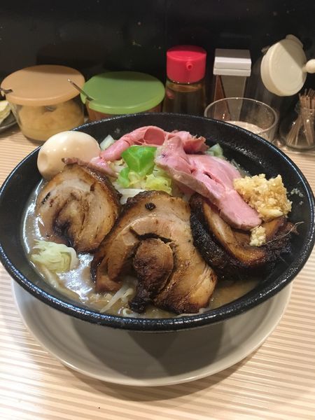 「カツオ(チャーシュー、野菜増し、ニンニク)」@ラーメン ポール亭の写真
