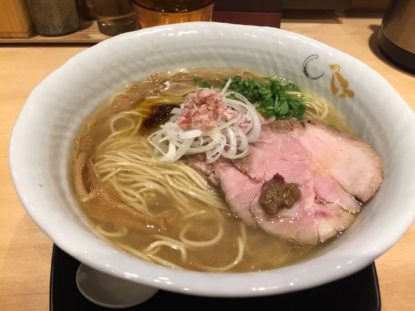 「煮豚そば大盛り」@SOBAHOUSE 金色不如帰 新宿御苑本店の写真