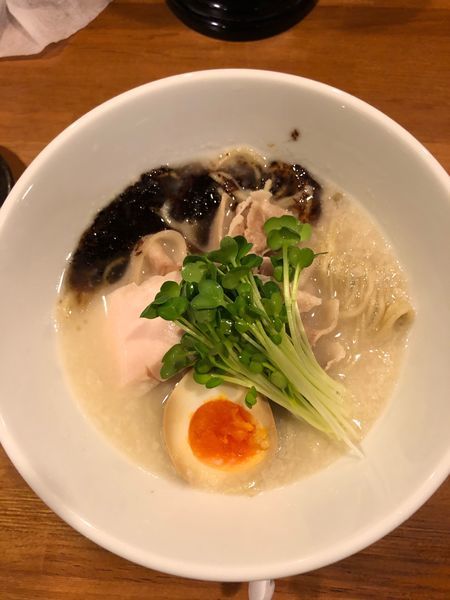 「背脂塩とんこつ麺」@らーめん真太の写真