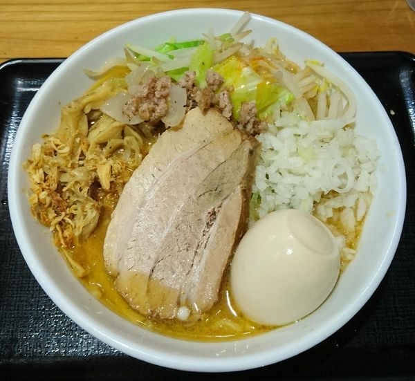 「【限定】北海道みそラーメン＋味玉」@つけめん・らーめん・煮干そば 金狼の写真