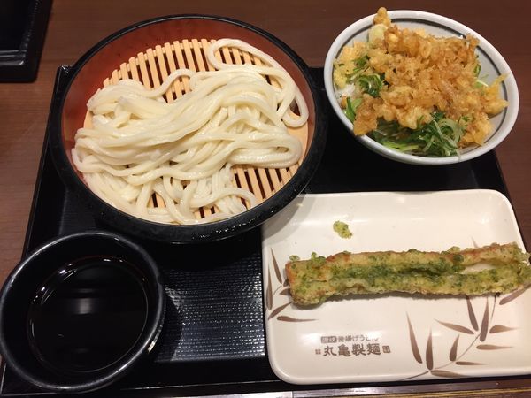 「ざる(小)¥290+ちくわ磯辺天¥140+ご飯¥130」@丸亀製麺 ララガーデン春日部店の写真