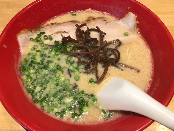 「特製ラーメン 480円 硬め」@豚骨らーめん 福の軒 秋葉原店の写真