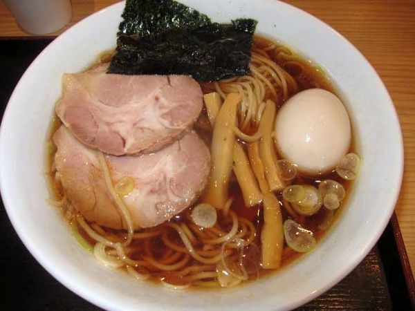 「豚玉中華そば並　690円」@舎鈴 プレナ幕張店の写真