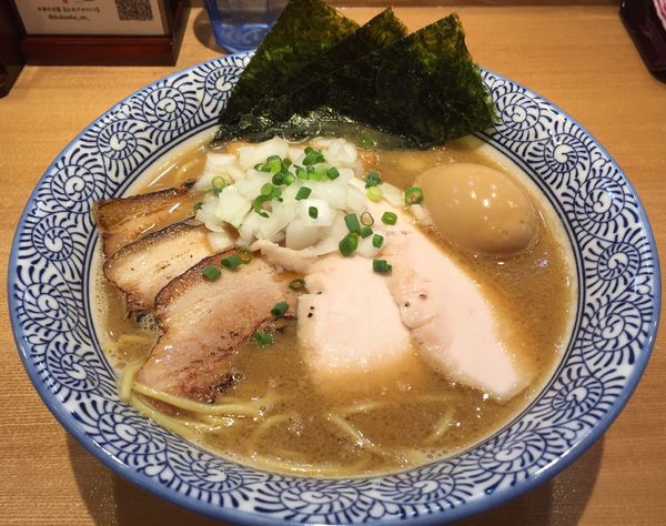 「特製濃厚中華そば」@中華そば 蓮の写真