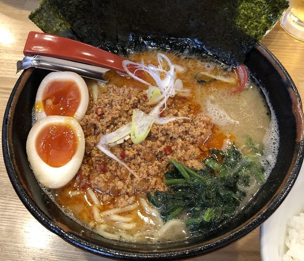 「ざくぴり＋味付玉子＋のり＋半ライス（￥820＋3×￥100）」@ラーメン大桜 今宿店の写真