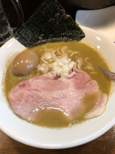 「牡蠣と煮干しのフュージョンらぁ麺¥650 、味玉レビューでサービ」@Soupmenの写真