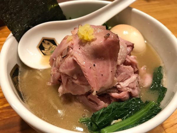 「特製濃厚鯛ラーメン」@真鯛らーめん 麺魚の写真