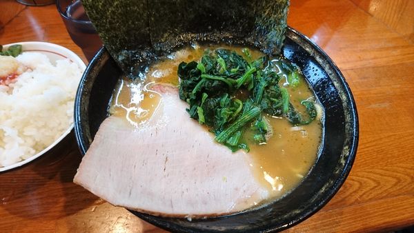 「ラーメン 680円 + ライス 140円」@末廣家の写真