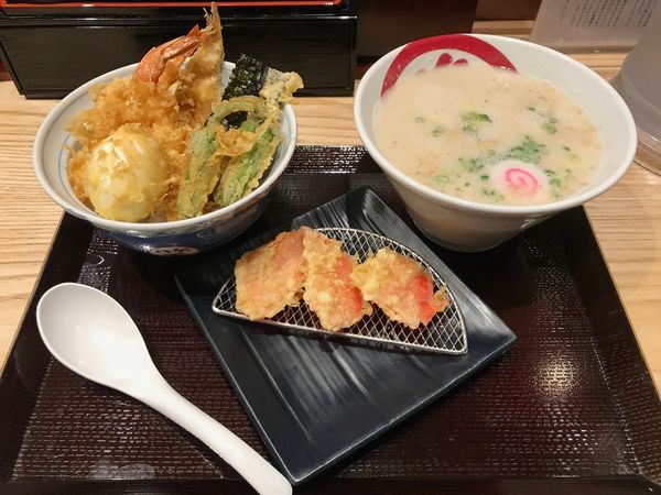 「天丼とらぁ麺」@天丼・らぁ麺 ハゲ天の写真