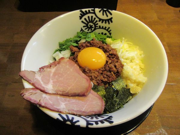 「台湾まぜそば（８５０円）＋窯焼きチャーシュー１５０円」@特級中華蕎麦 洋介の写真