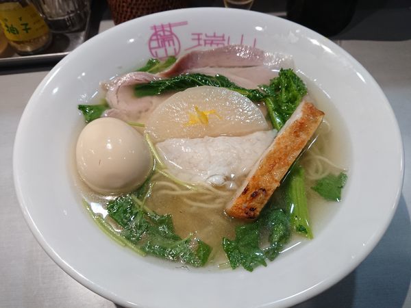 「【三連休限定】鯛出汁潮蕎麦900円＋味玉(ﾗｰﾊﾟｽ)」@中華蕎麦 瑞山（ZUIZAN）の写真