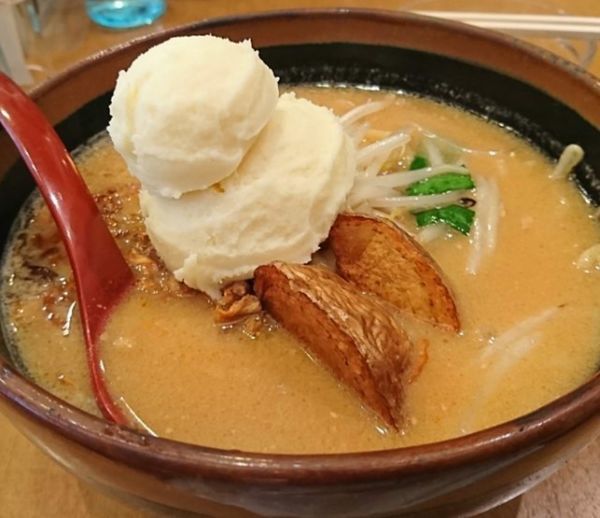 「雪だるまらーめん」@みそ屋 田所商店 WBG店の写真