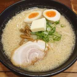 味噌ラーメン＋味玉＋バター＋ランチチャーシュー丼