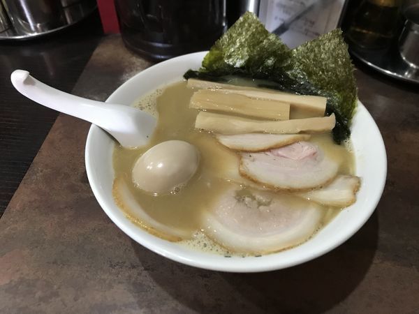 「ラーメン【濃厚和風豚骨】」@ラーメン屋 ばーばら 幸田店の写真