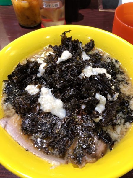 「背脂煮干しラーメン　800円」@らーめん 惠本将裕の写真