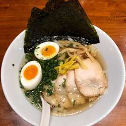 のり玉子中華そば (910円)