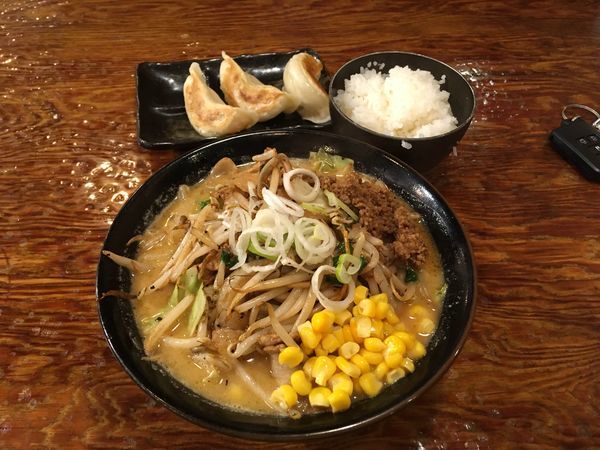 「味噌タンメンと餃子セット」@濃厚タンメン 根本製作所の写真