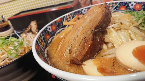 「旨トロ角煮味噌ラーメン」@味噌屋蔵之介 東松山店の写真