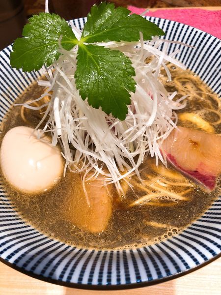 「【限定Ａ】寒ブリそば ¥900＋味玉 ¥100」@寿製麺 よしかわ 西台駅前店の写真