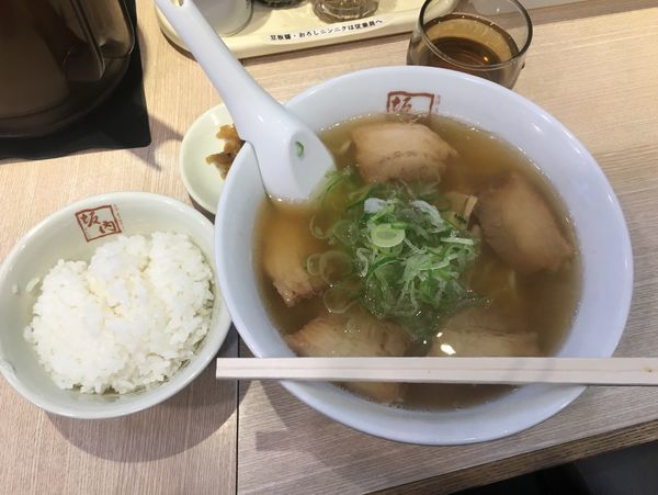 「喜多方ラーメン ¥650」@喜多方ラーメン坂内 新宿西口思い出横丁店の写真
