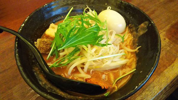 「山 味玉付き ￥８４０」@辛麺 真空 町田本店の写真