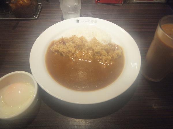 「ポークカレー484円＆半熟玉子72円(クーポンドリンク無料)」@カレーハウスCoCo壱番屋 柏駅西口店の写真