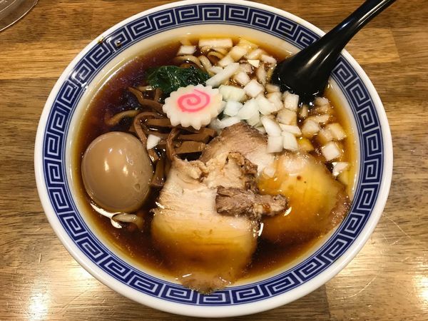 「煮干しそば+味玉」@拉麺アイオイの写真