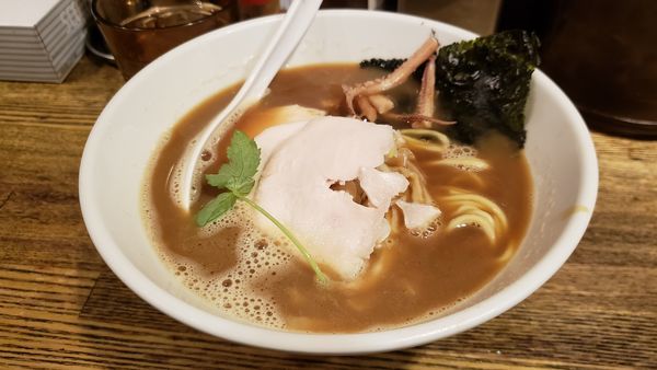 「烏賊干し鳥白湯醤油そば850円」@新橋 纏の写真