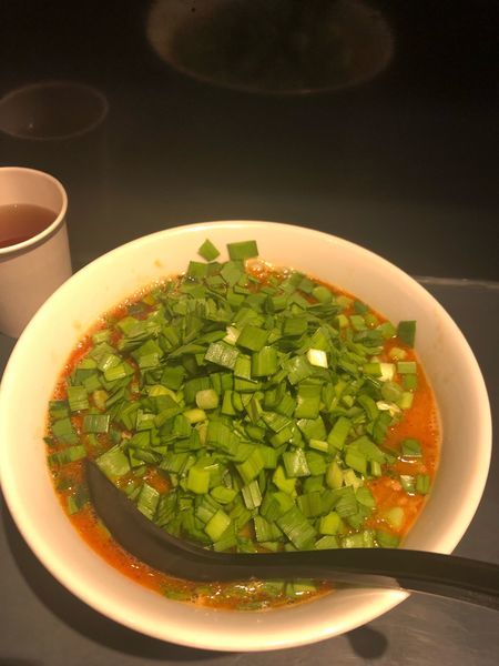 「勝浦タンタンメン1辛800円玉ねぎ1.5倍100円ひき肉2倍10」@じもんの写真